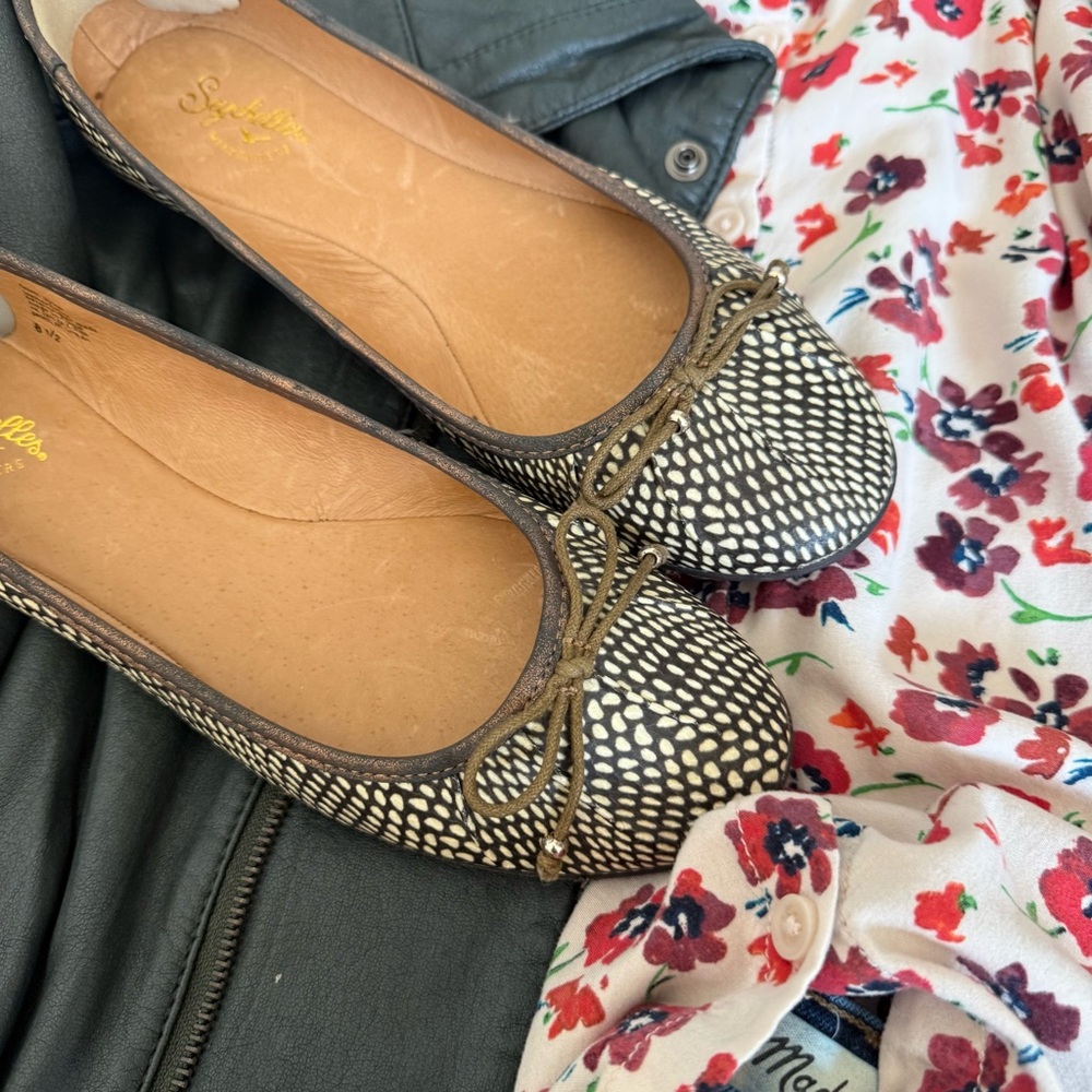 Seychelles Leather Ballet Flats 8.5 Neutral Snake Print Bow Toe - Picture 2 of 5